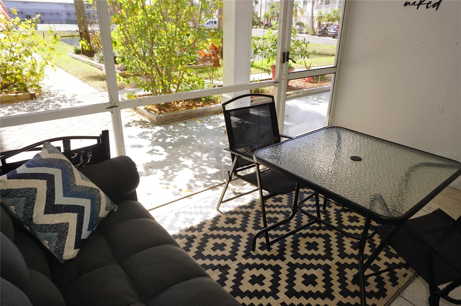 W7872118 Property Photo