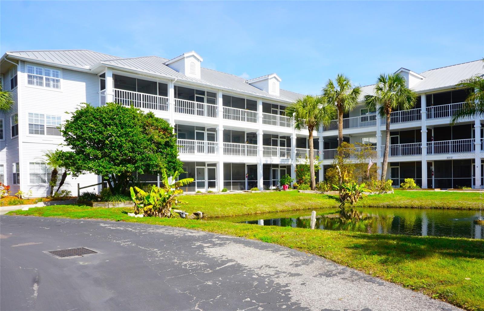 W7872118 Property Photo