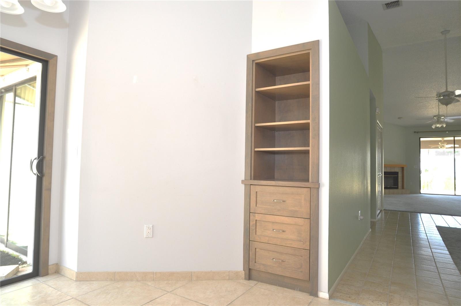 Kitchen dinette empty