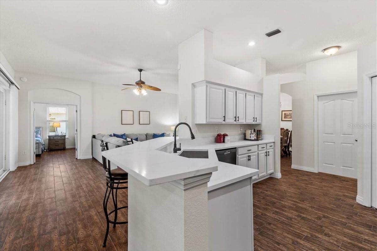 1327 YARDLEY DR, WESLEY CHAPEL, FL, 33544
