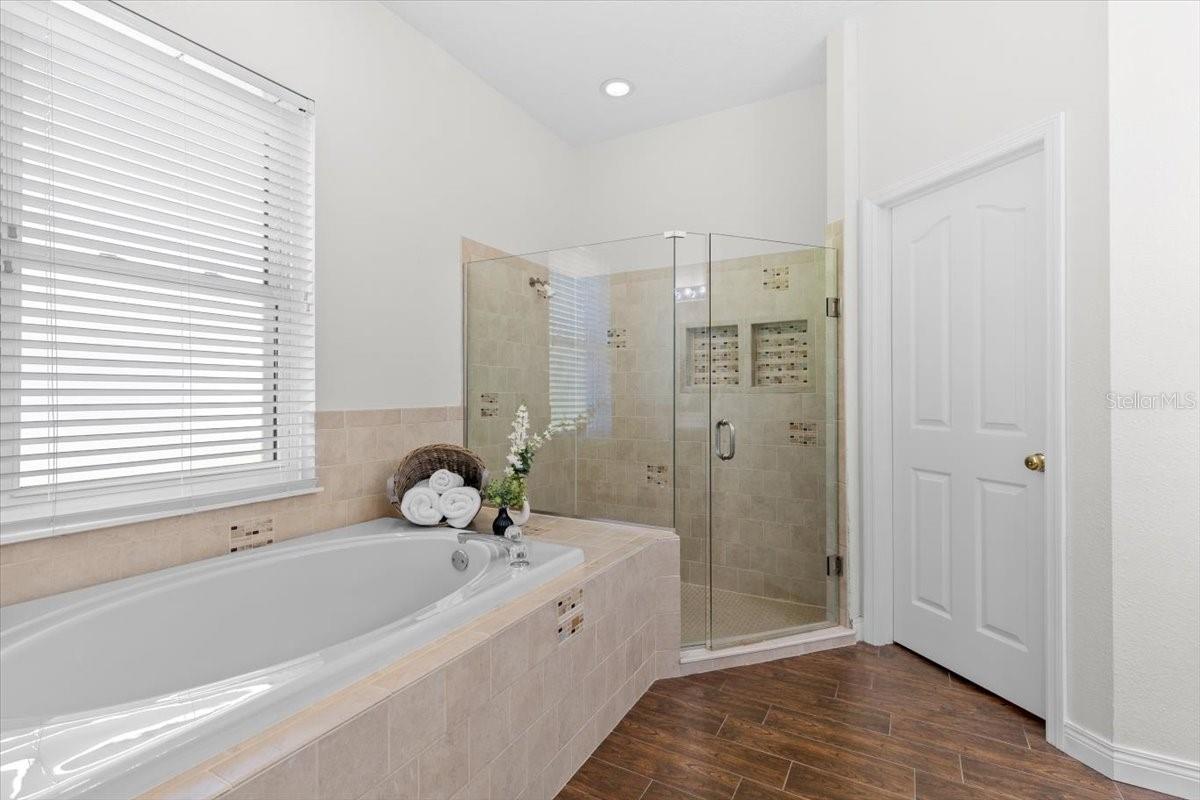 1327 YARDLEY DR, WESLEY CHAPEL, FL, 33544