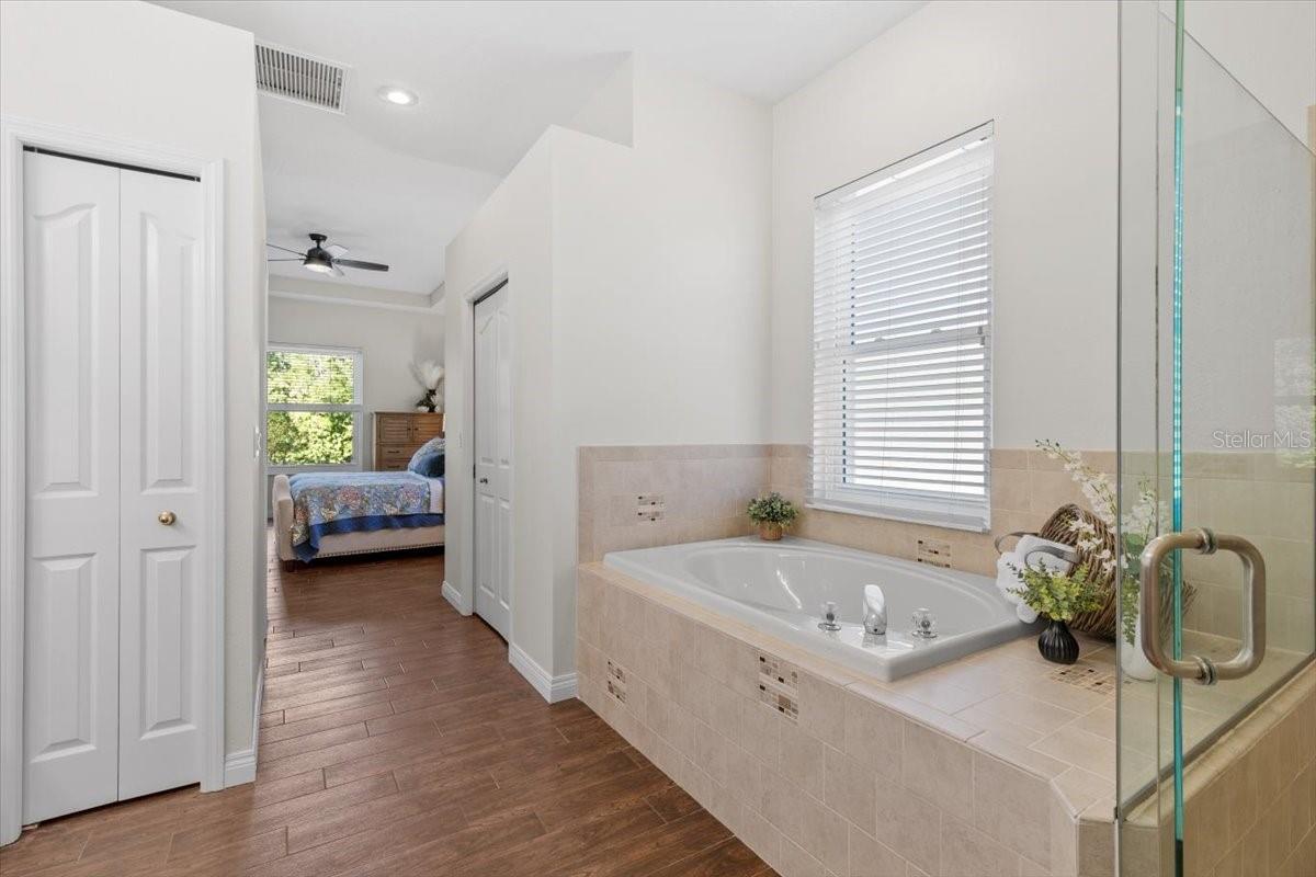 1327 YARDLEY DR, WESLEY CHAPEL, FL, 33544