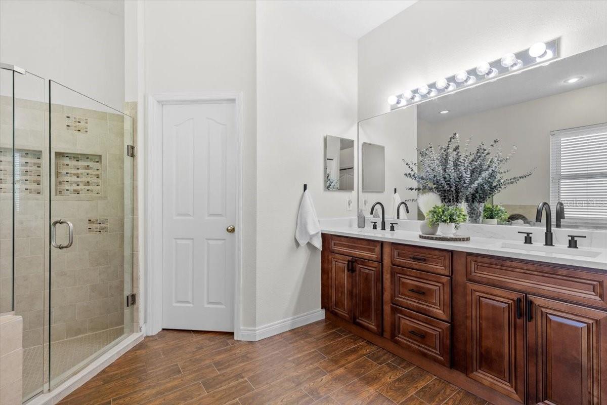 1327 YARDLEY DR, WESLEY CHAPEL, FL, 33544