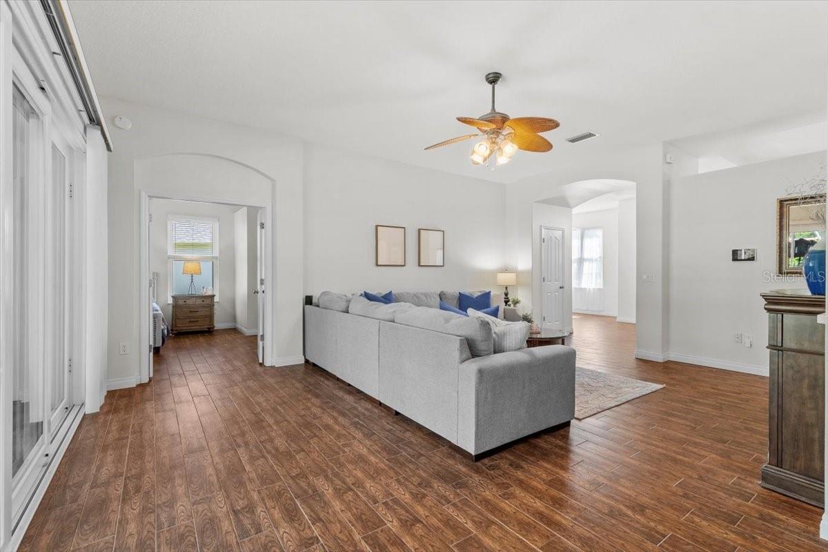 1327 YARDLEY DR, WESLEY CHAPEL, FL, 33544