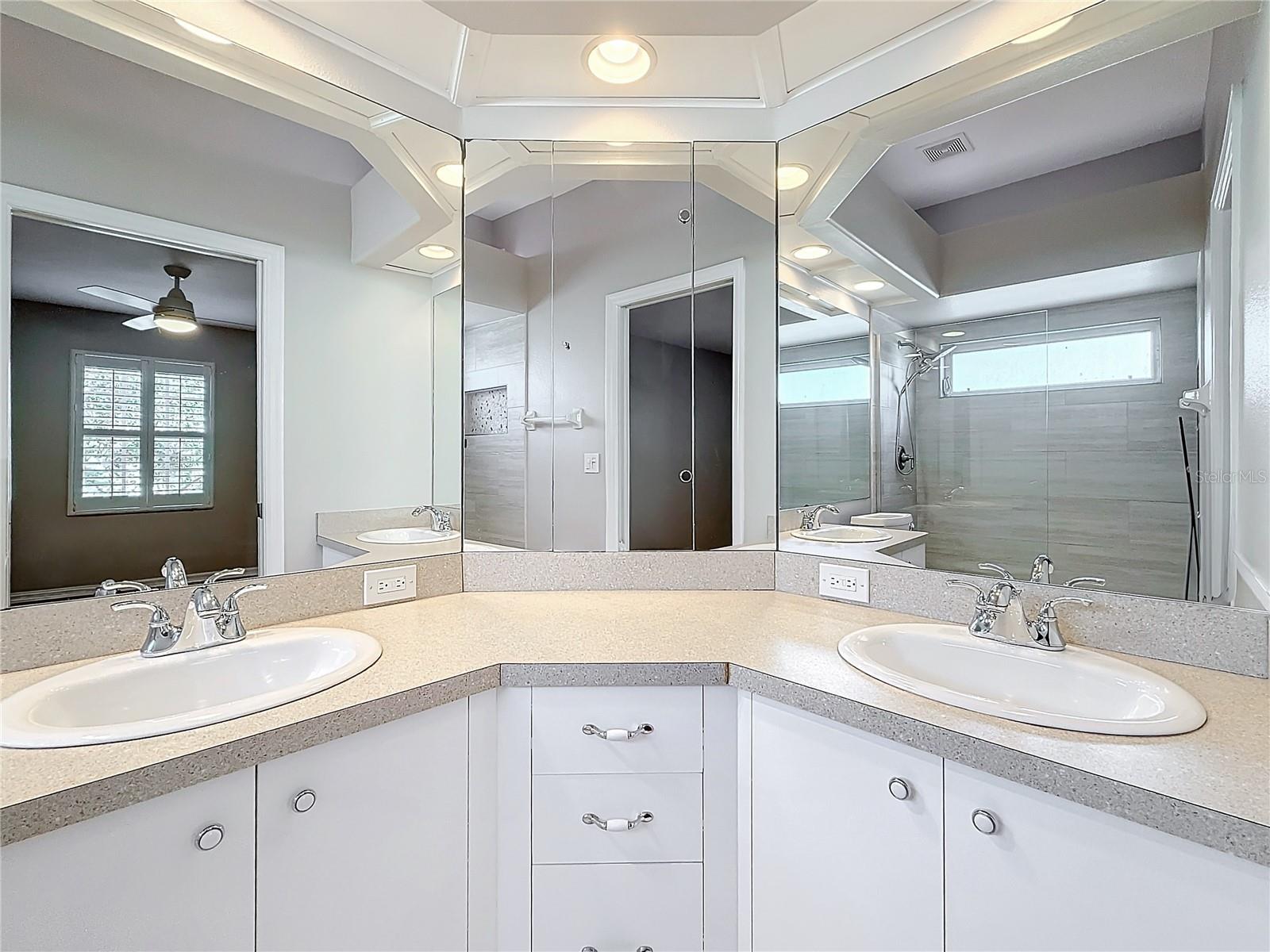 2633 N PAULA DR, DUNEDIN, FL, 34698