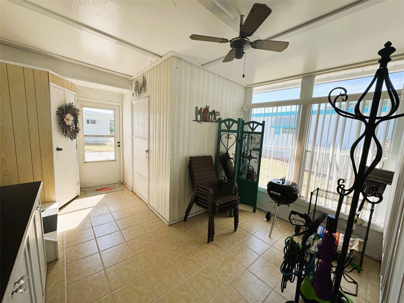 R4908835 Property Photo