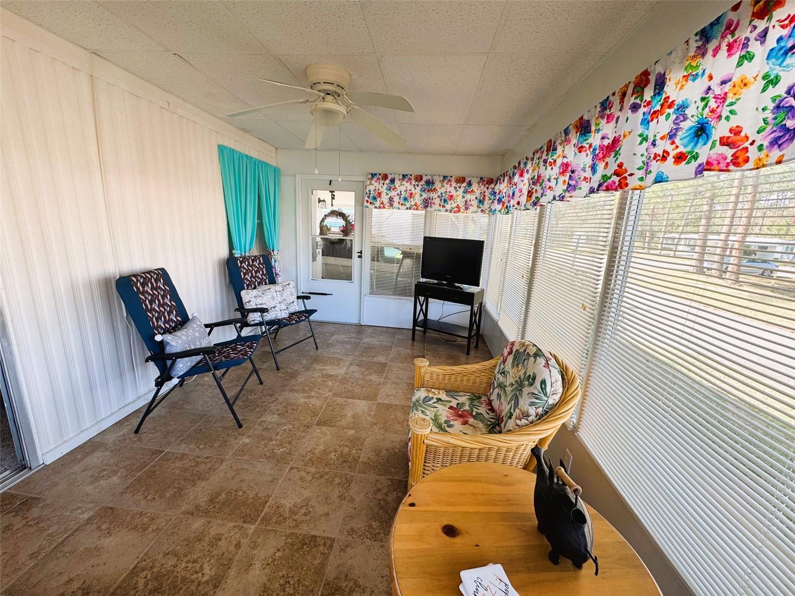 R4908835 Property Photo