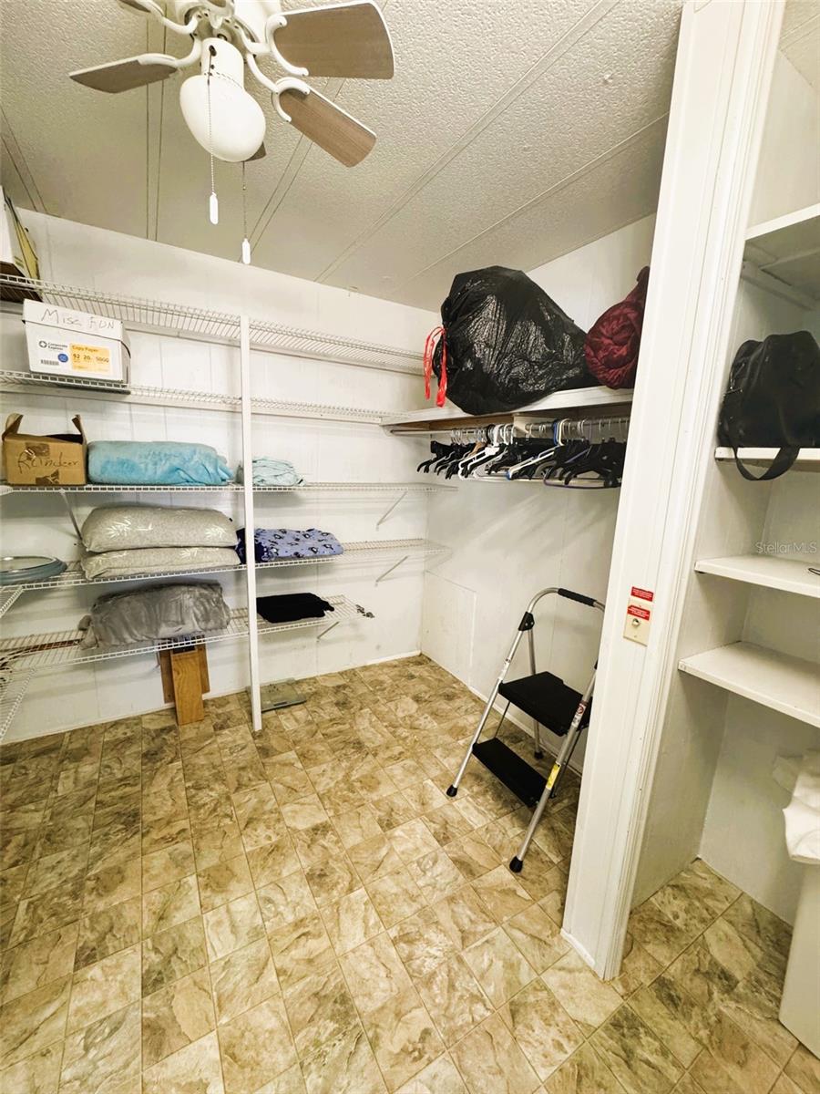 R4908835 Property Photo