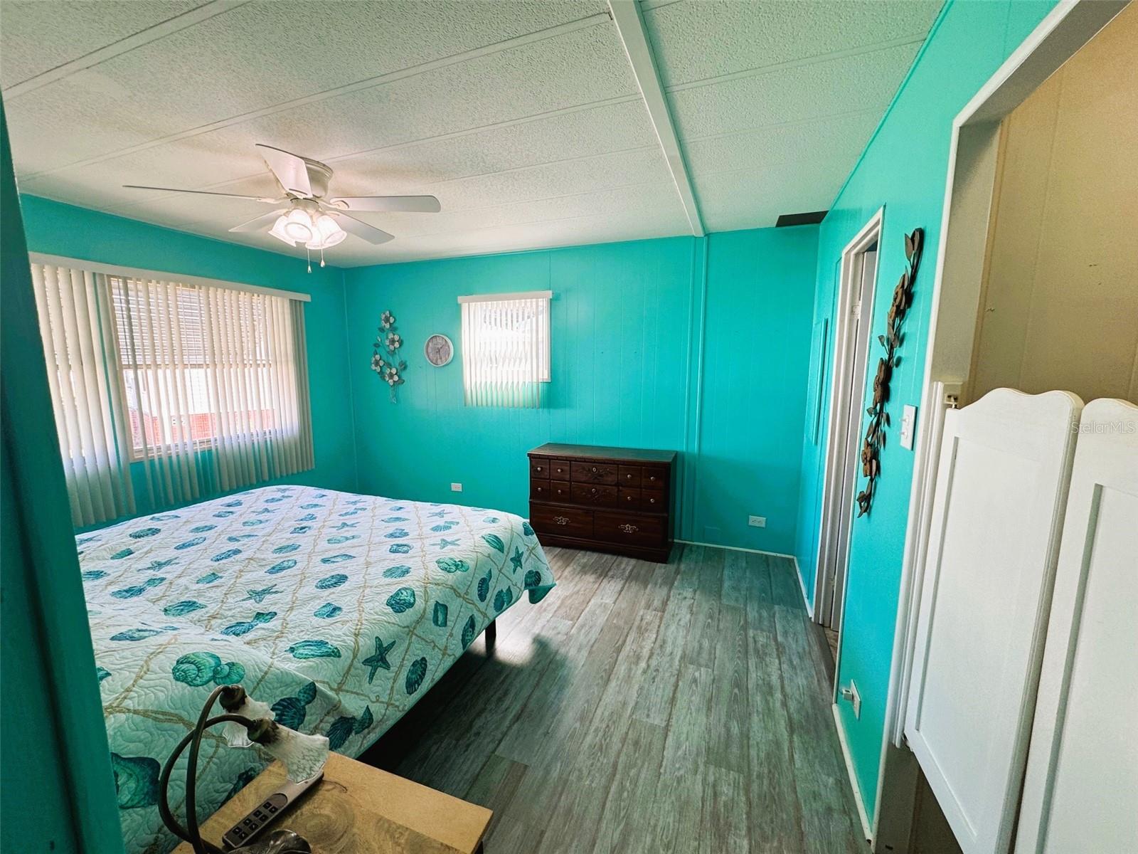 R4908835 Property Photo