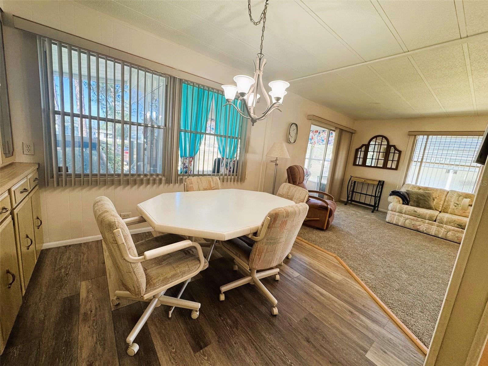 R4908835 Property Photo