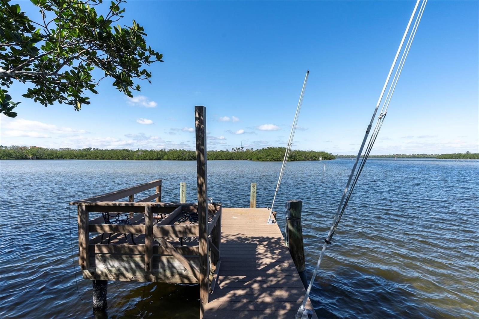 1401 75TH CIR NE, ST PETERSBURG, FL, 33702