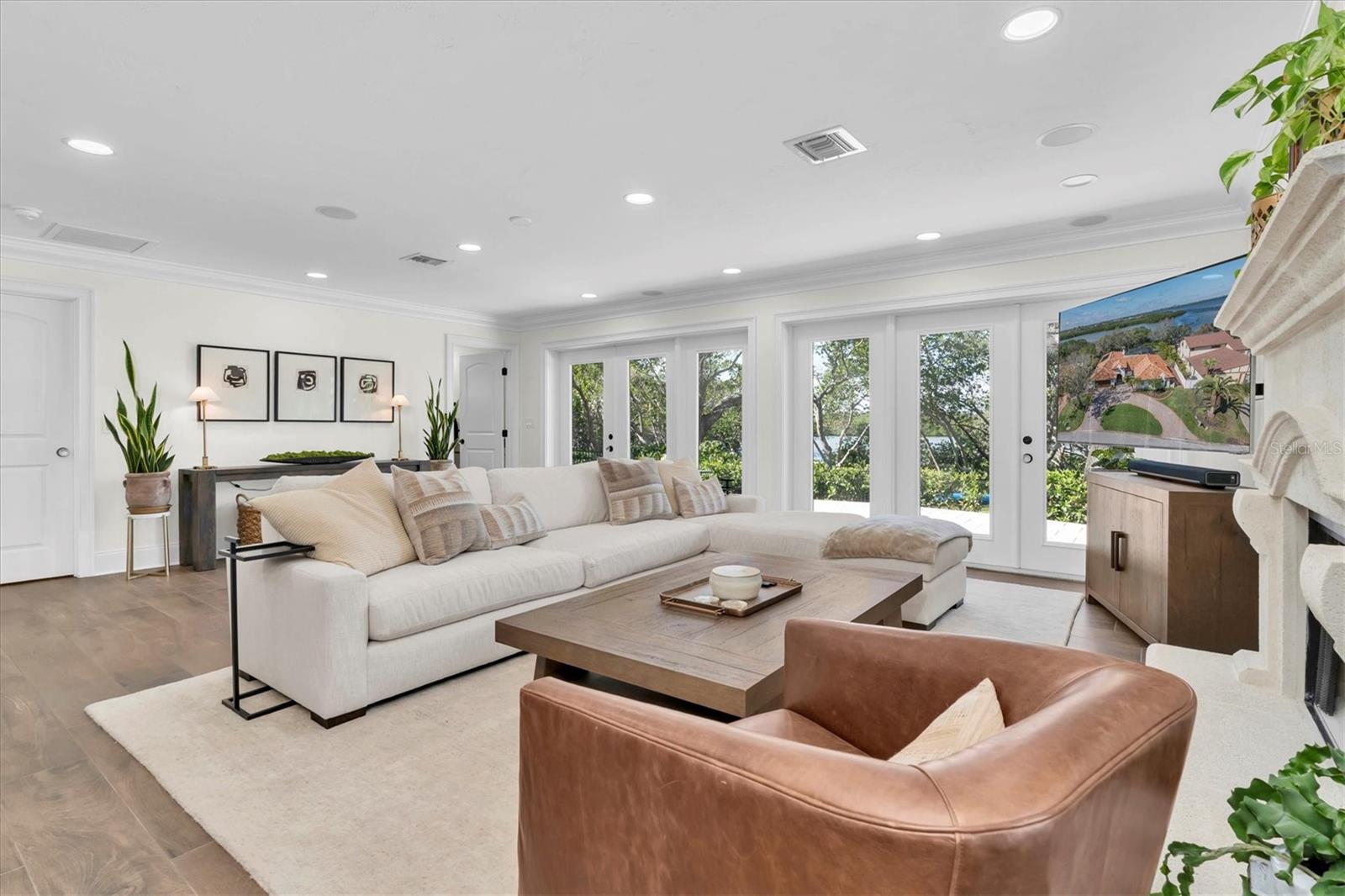 1401 75TH CIR NE, ST PETERSBURG, FL, 33702