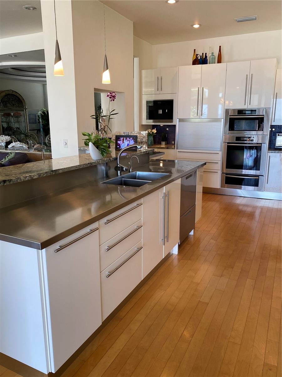 TB8347441 Property Photo