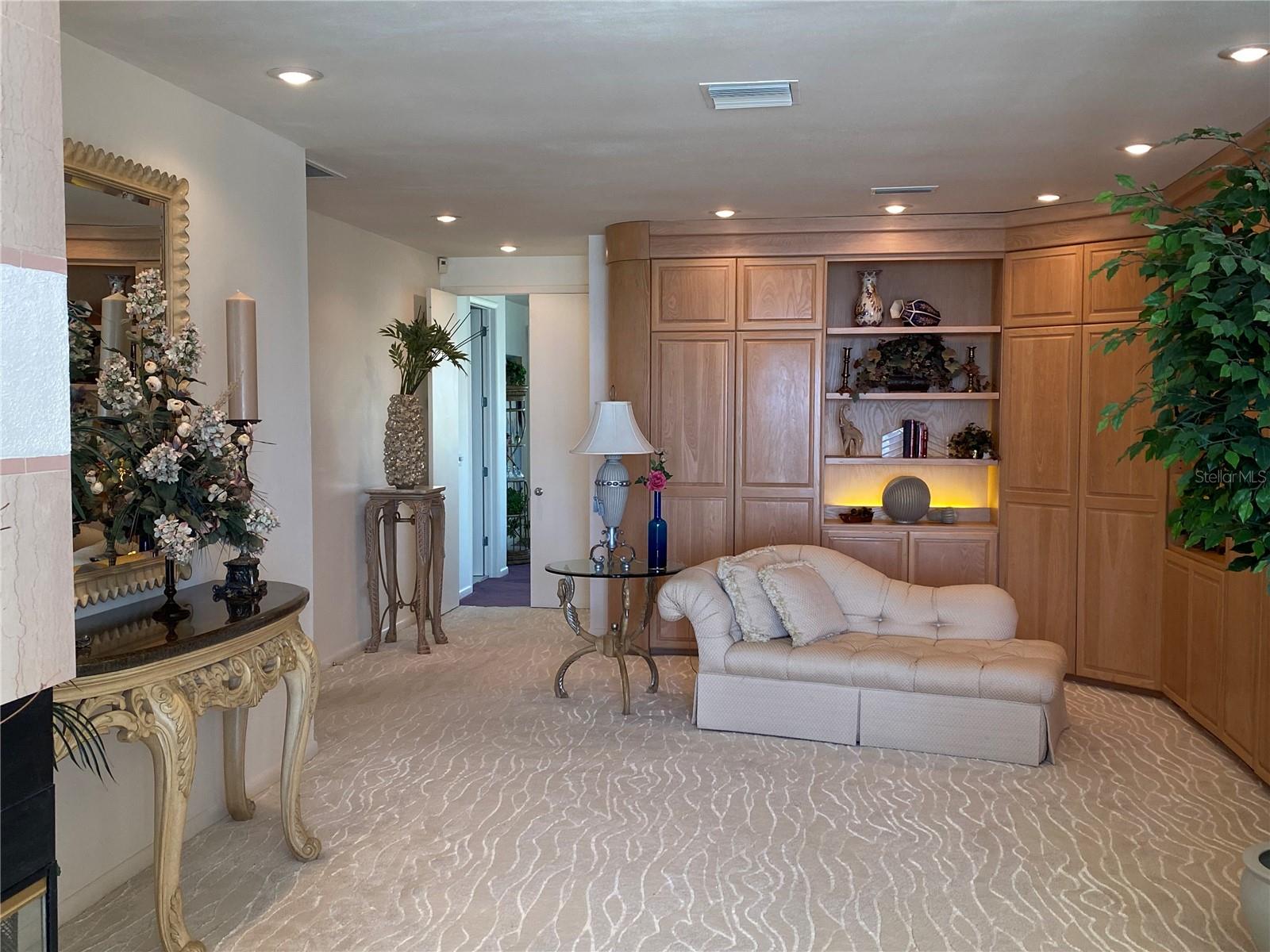 TB8347441 Property Photo