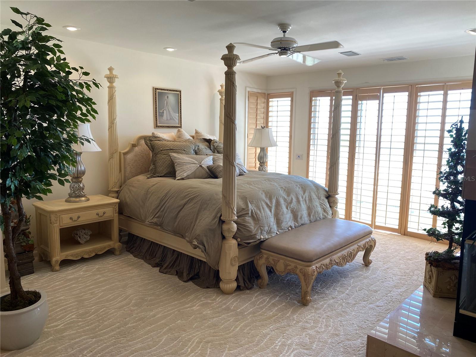 TB8347441 Property Photo