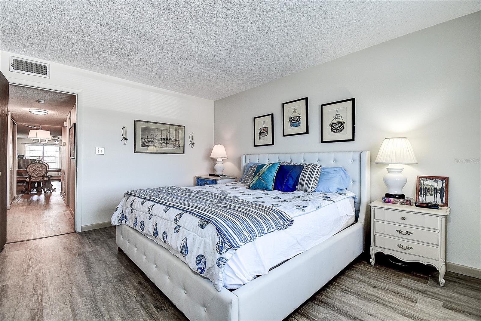 TB8347625 Property Photo