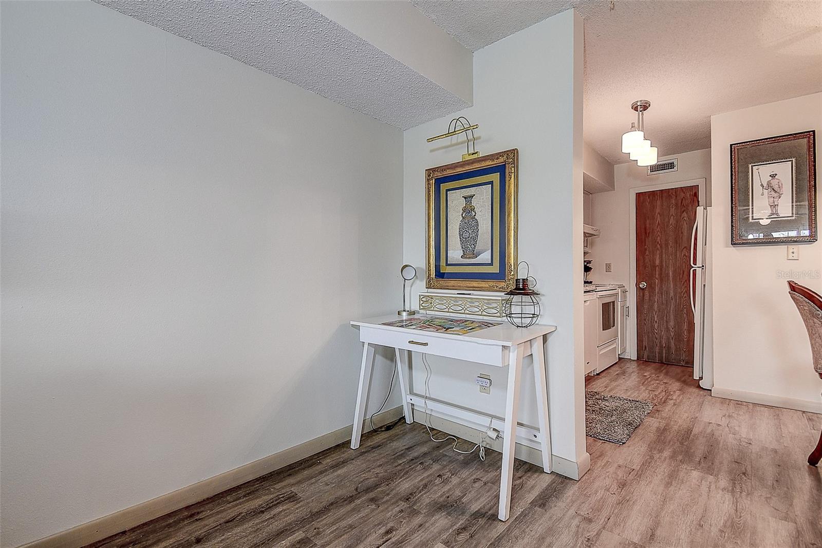 TB8347625 Property Photo