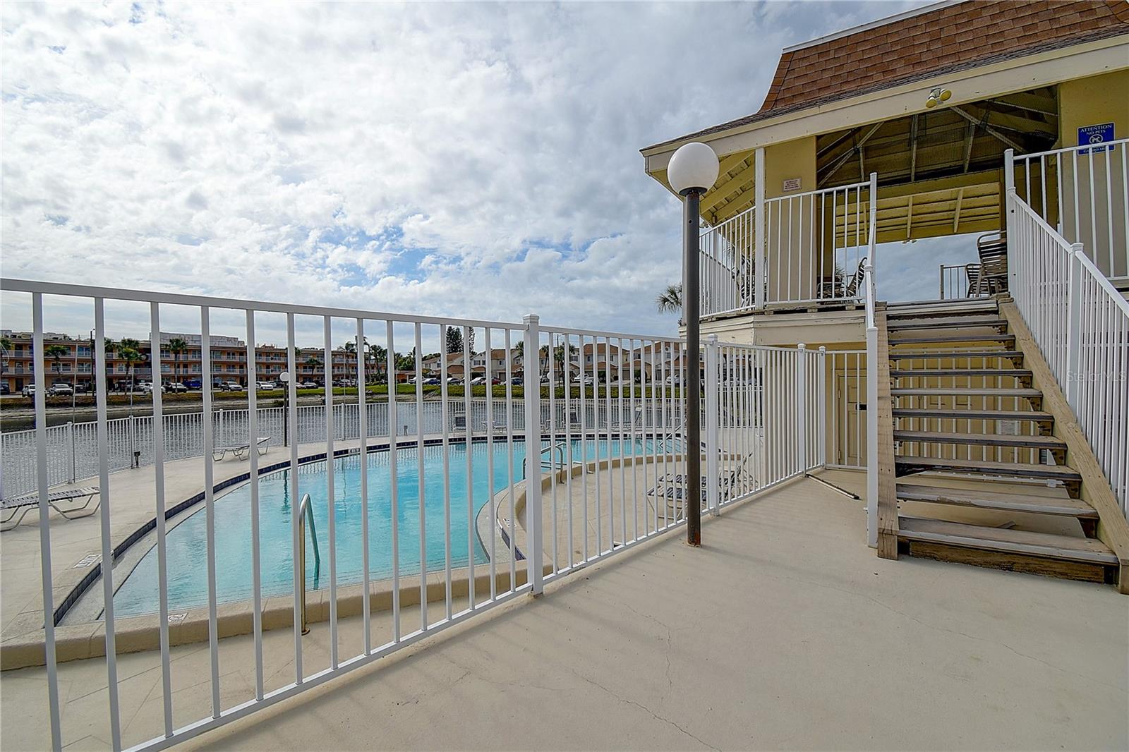 TB8347625 Property Photo