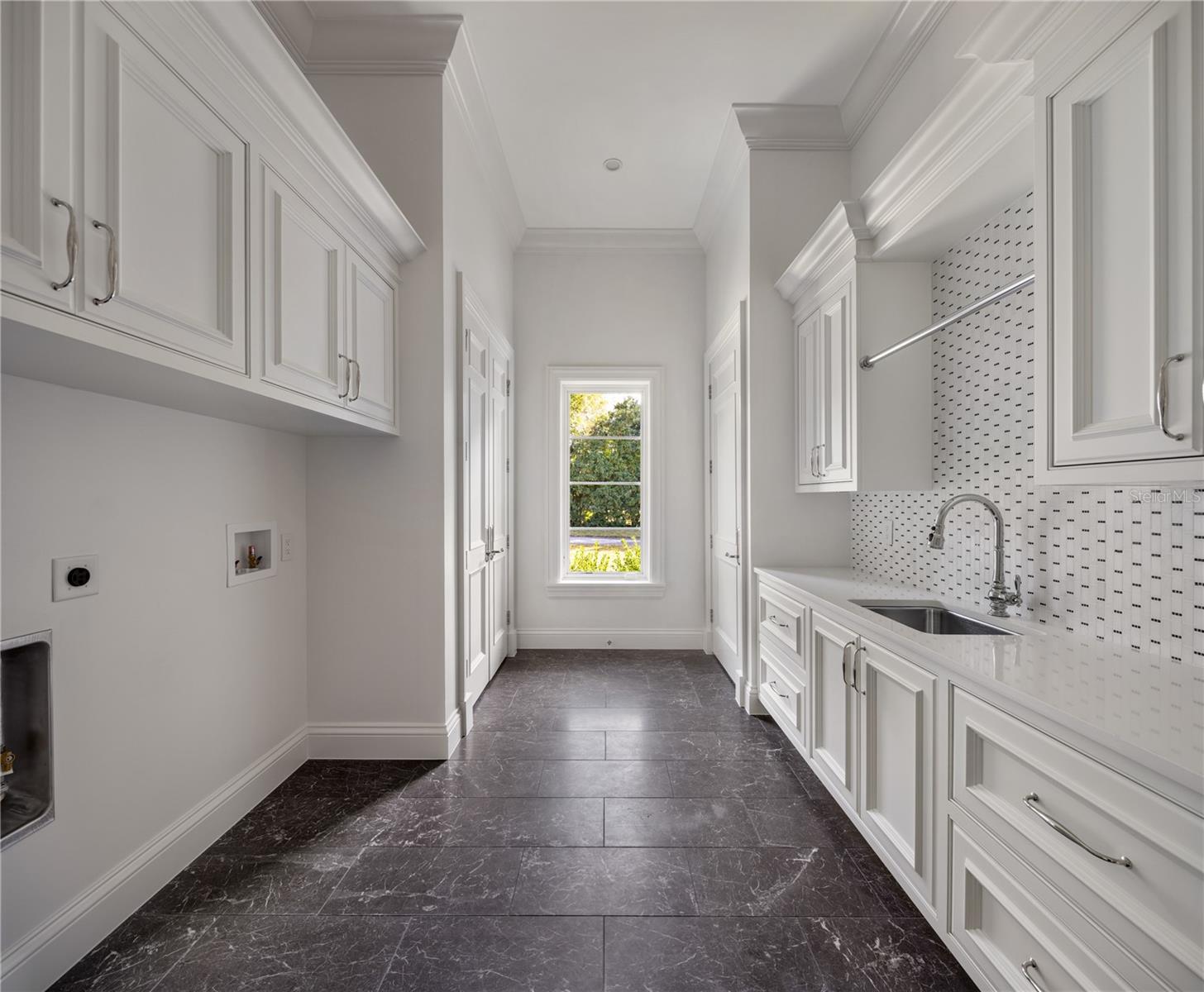 A4639488 Property Photo