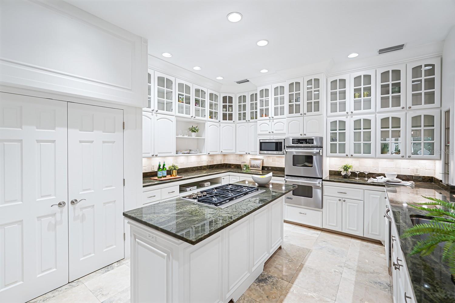 A4639504 Property Photo