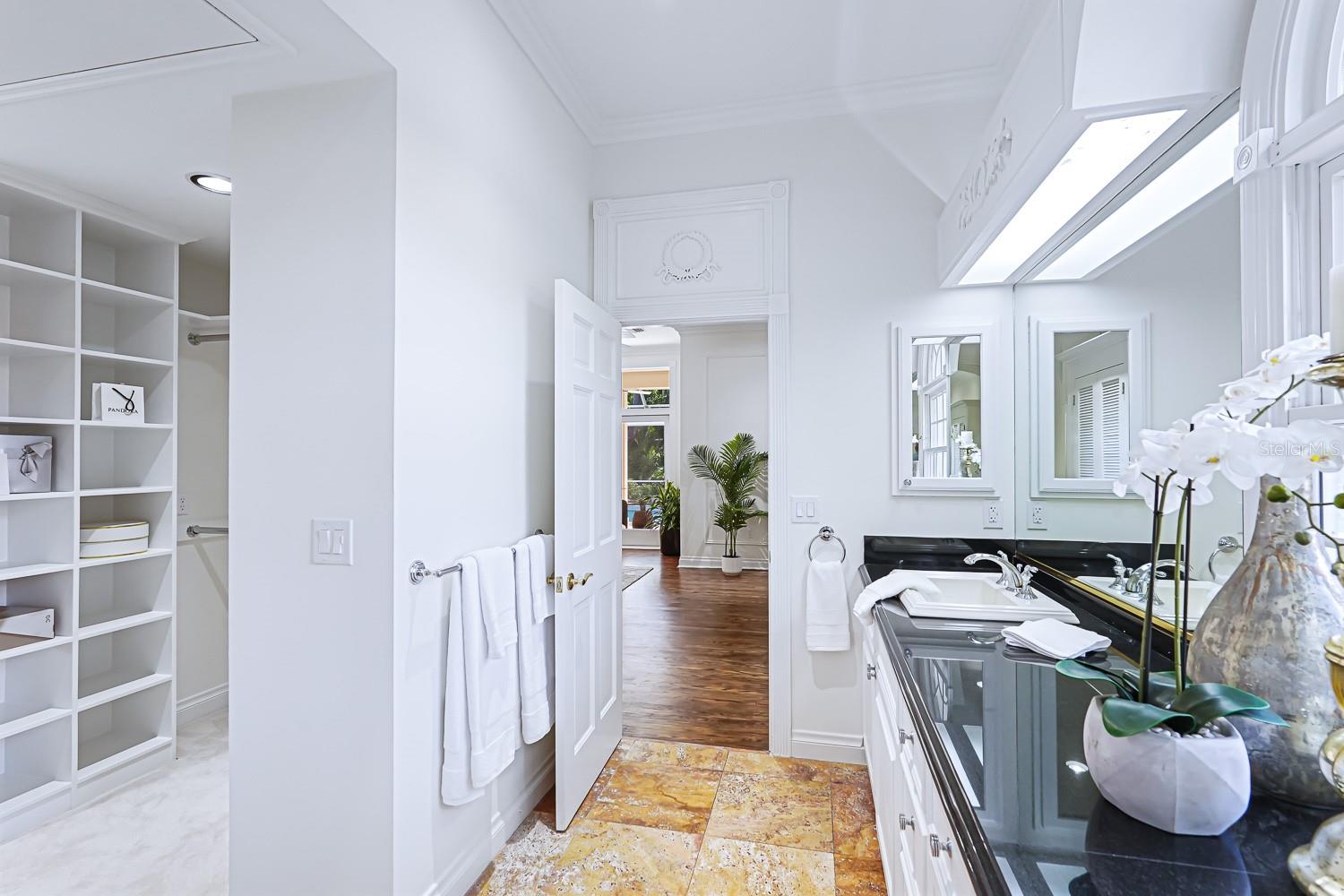A4639504 Property Photo