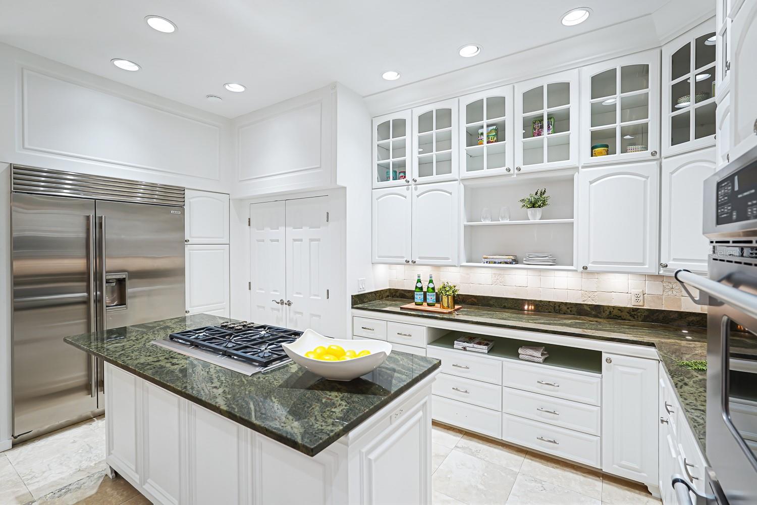A4639504 Property Photo
