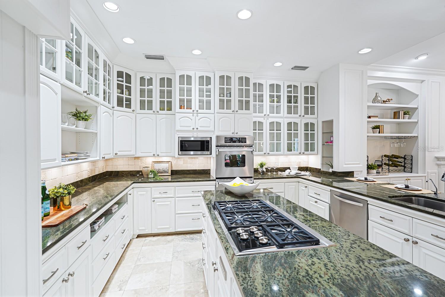 A4639504 Property Photo