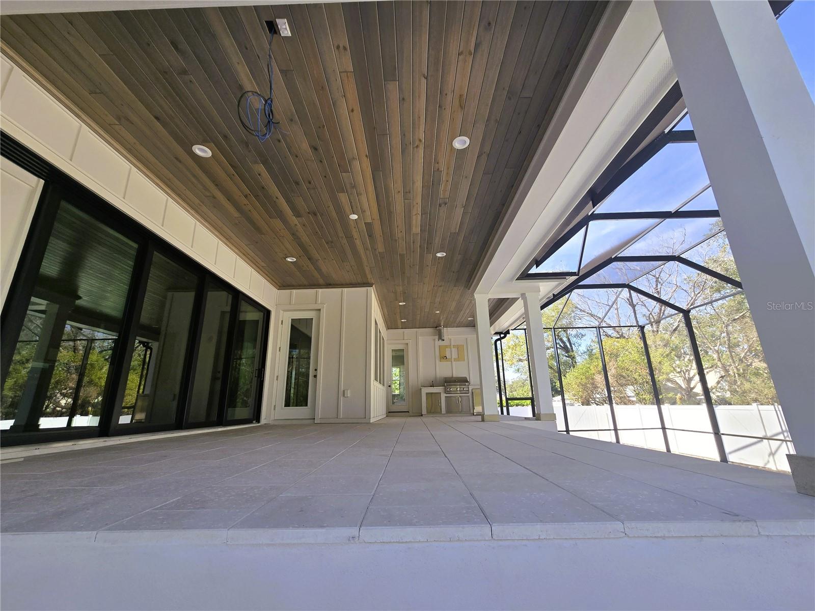 TB8347898 Property Photo