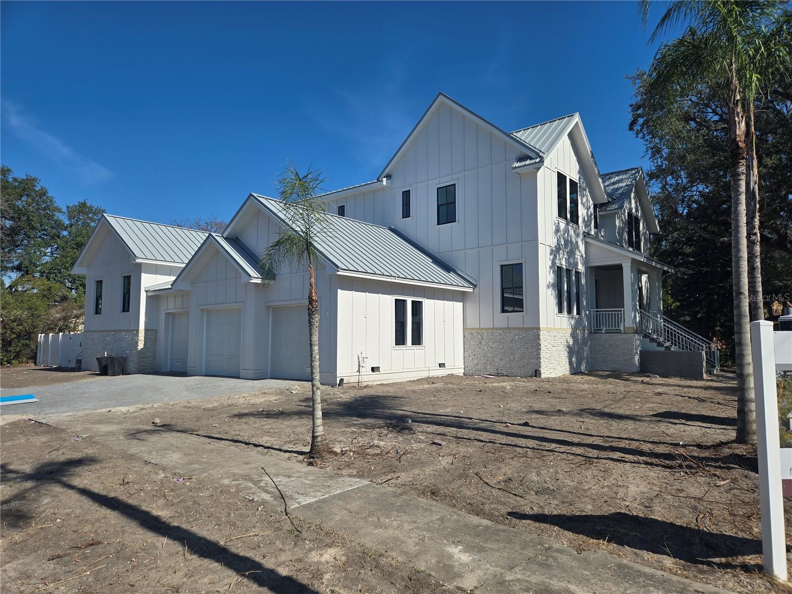 TB8347898 Property Photo