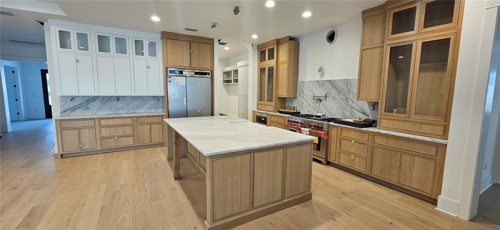 TB8347898 Property Photo