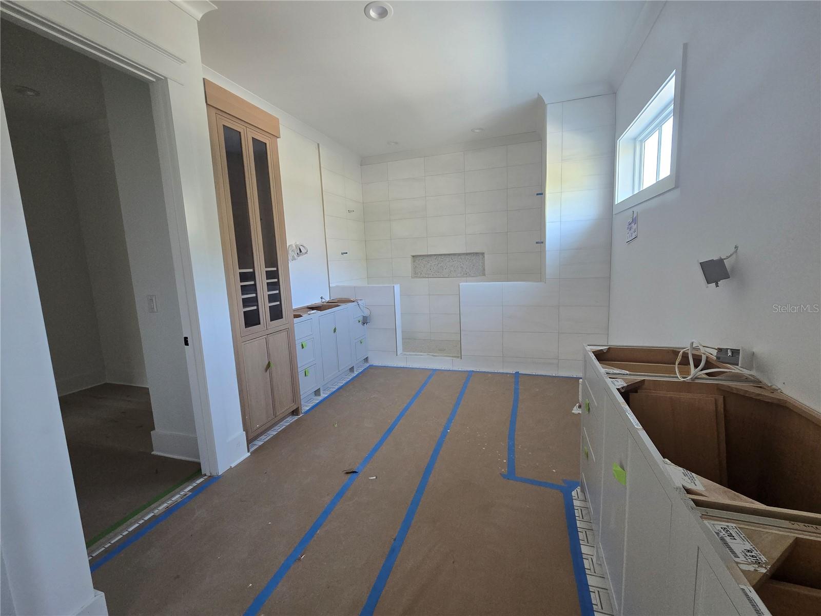 TB8347898 Property Photo