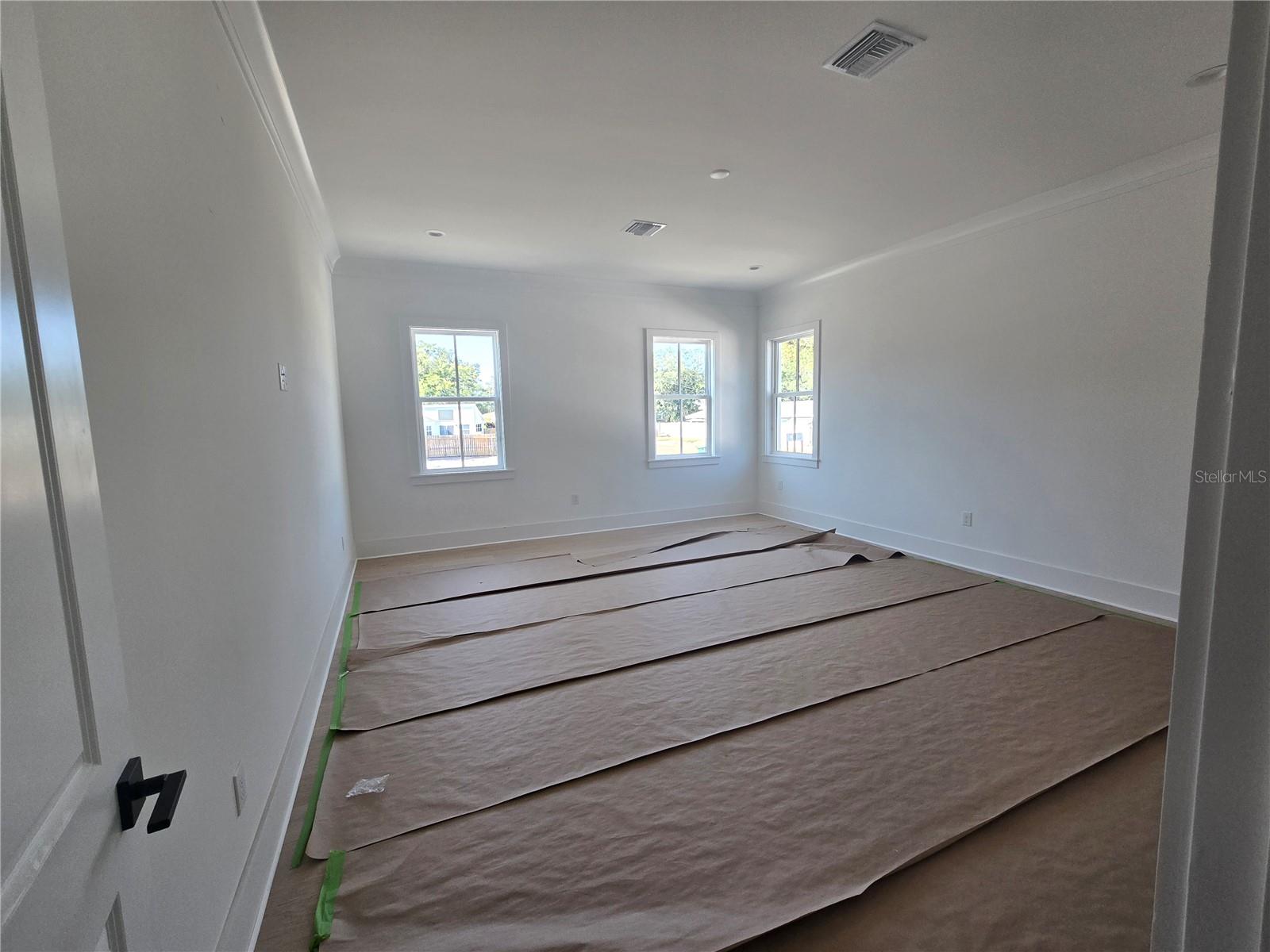 TB8347898 Property Photo