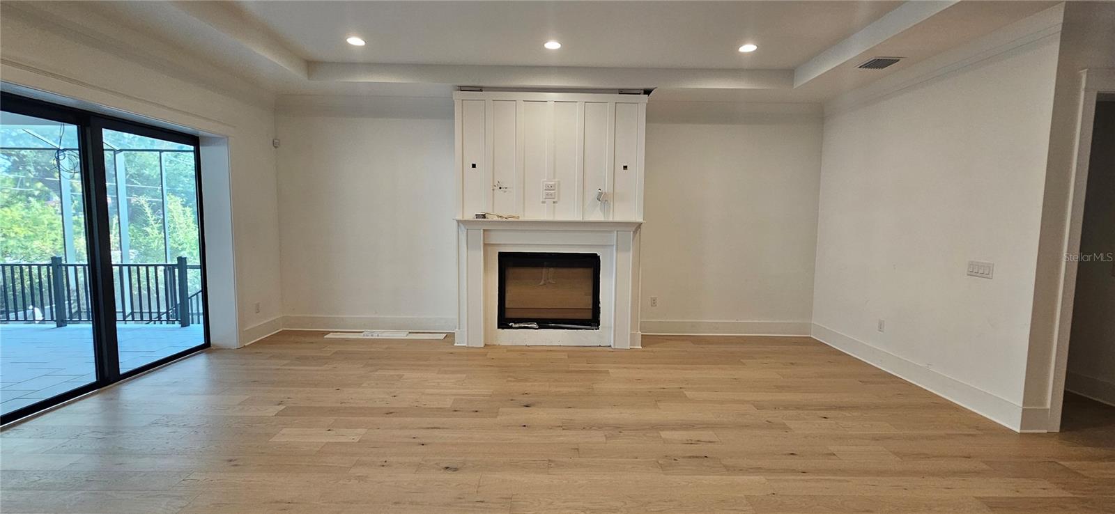 TB8347898 Property Photo