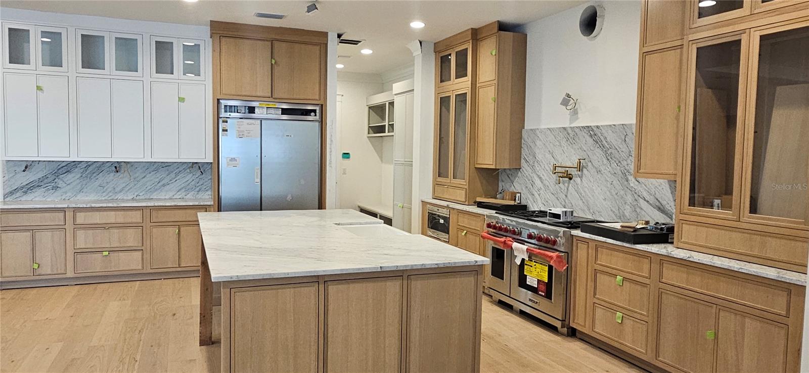 TB8347898 Property Photo