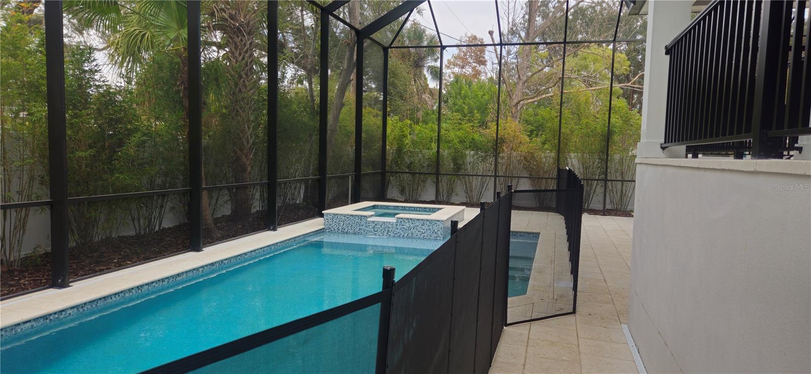 TB8347898 Property Photo