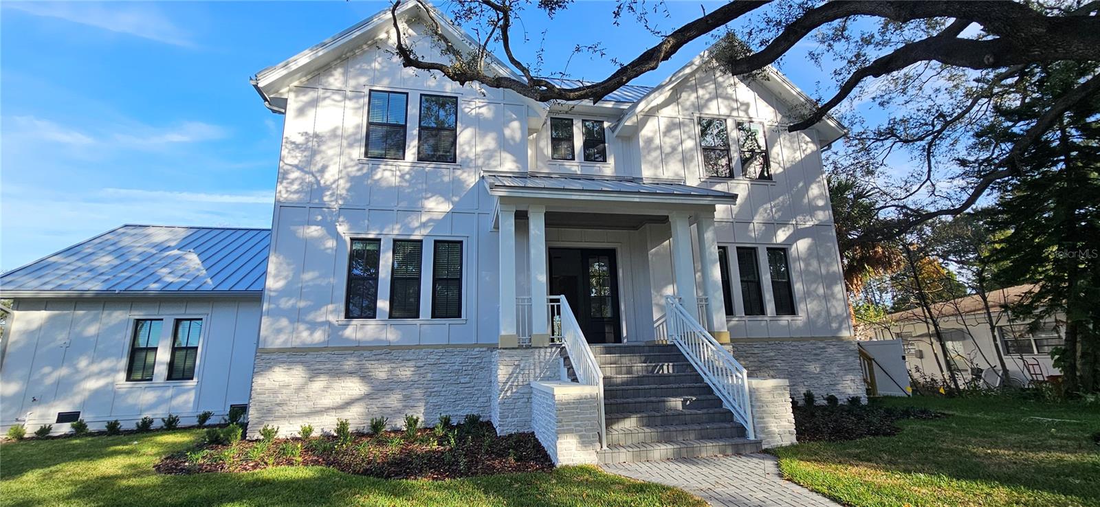 TB8347898 Property Photo