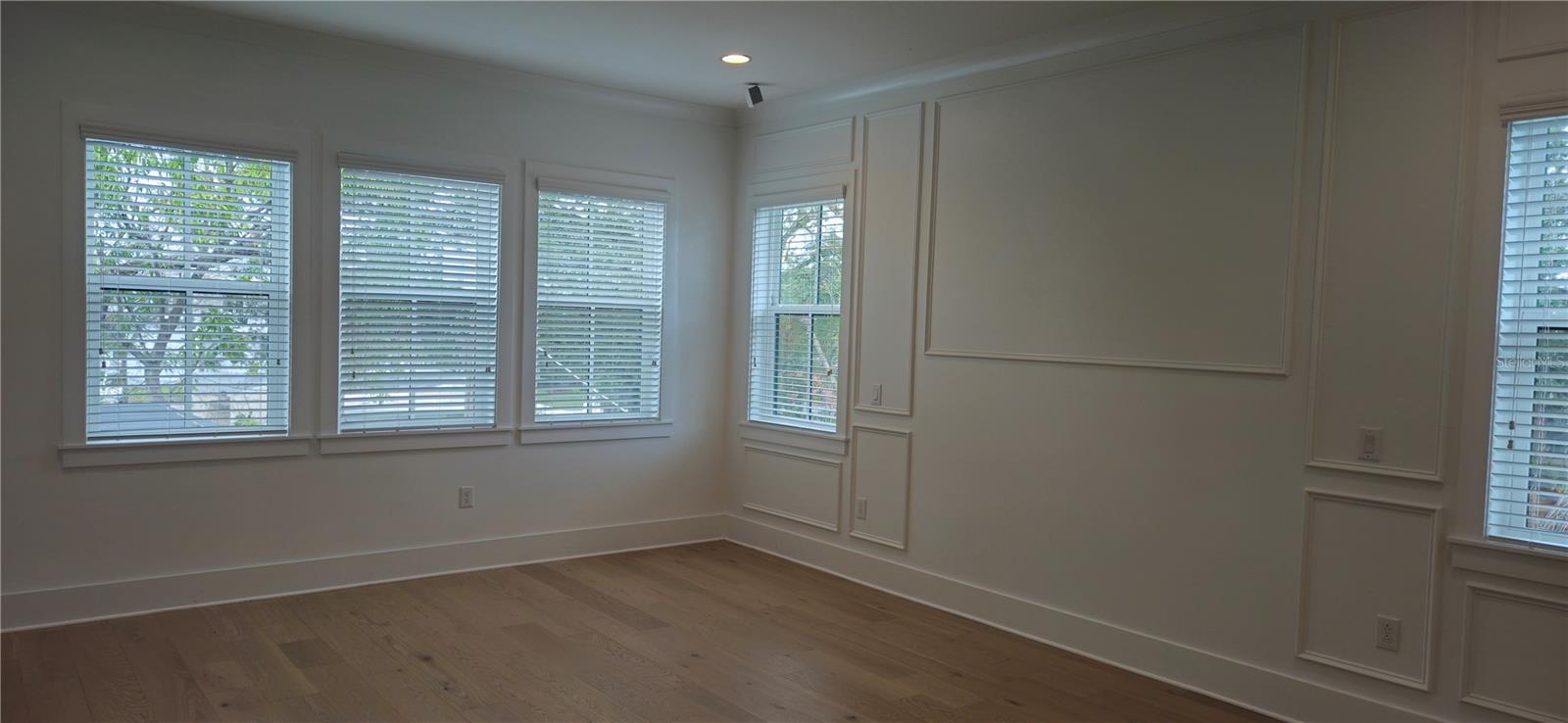 TB8347898 Property Photo