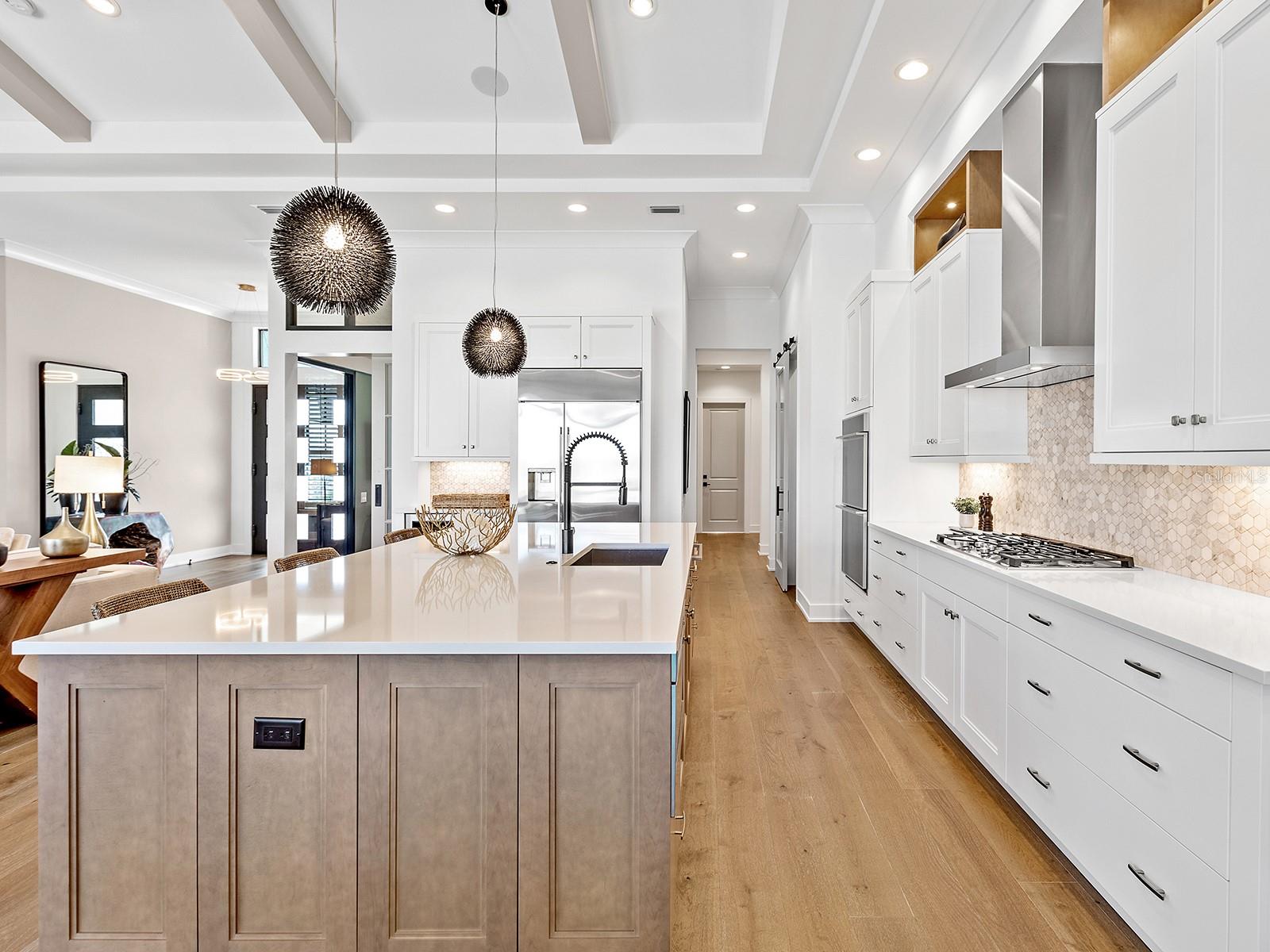 712 CROSSWIND AVE, SARASOTA, FL, 34240