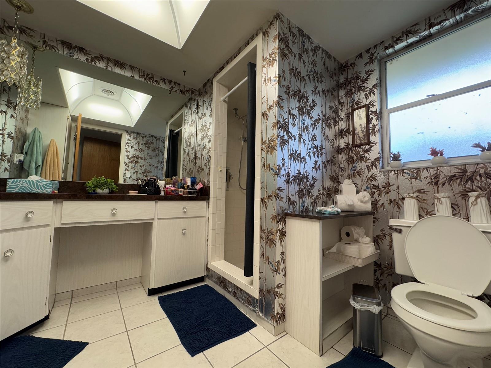 TB8348008 Property Photo