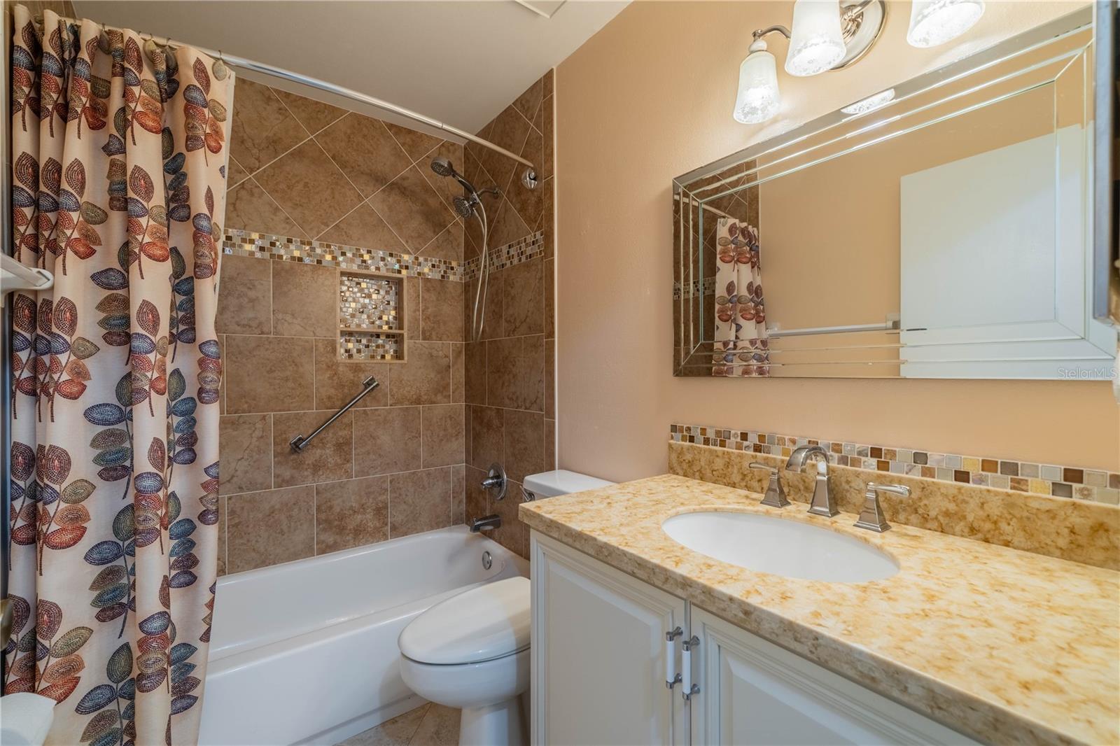 325 GRAYSTON PL #114, SUN CITY CENTER, FL, 33573