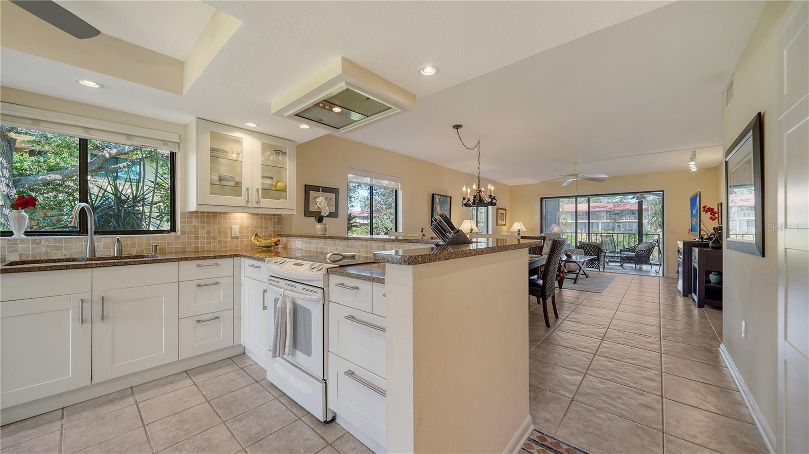 6470 SEAGULL DR #311, BRADENTON, FL, 34210