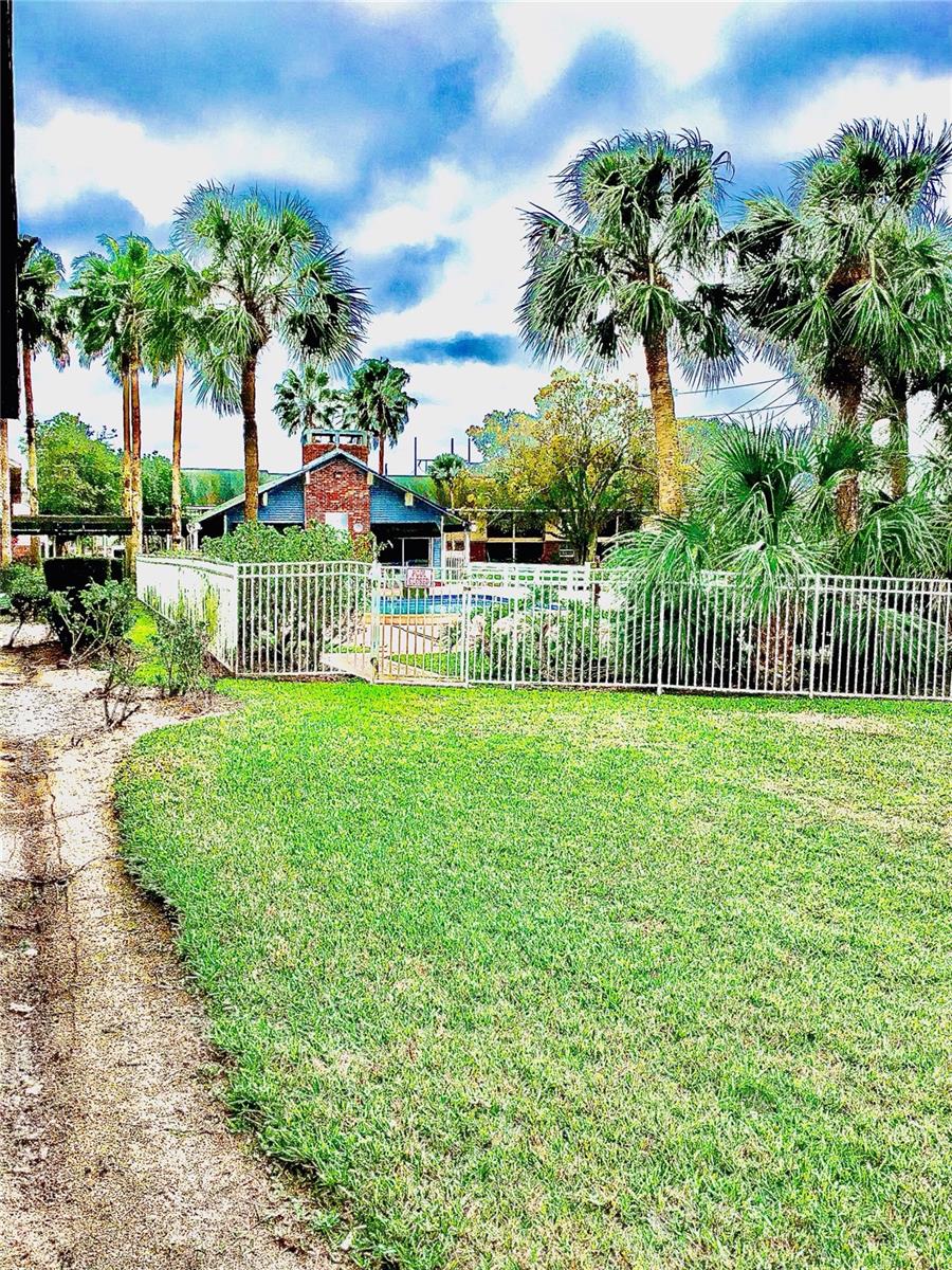 200 COUNTRY CLUB DR #407, LARGO, FL, 33771