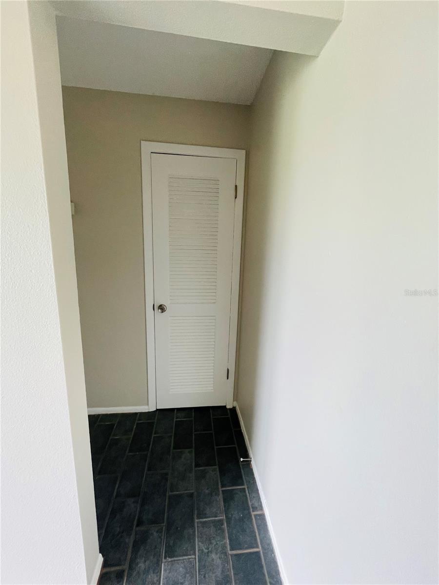 200 COUNTRY CLUB DR #407, LARGO, FL, 33771