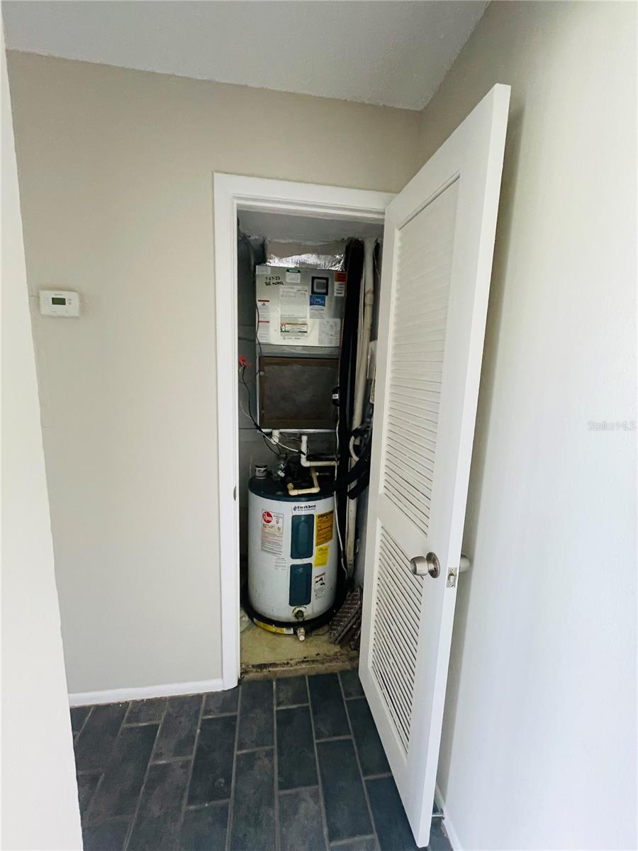 200 COUNTRY CLUB DR #407, LARGO, FL, 33771