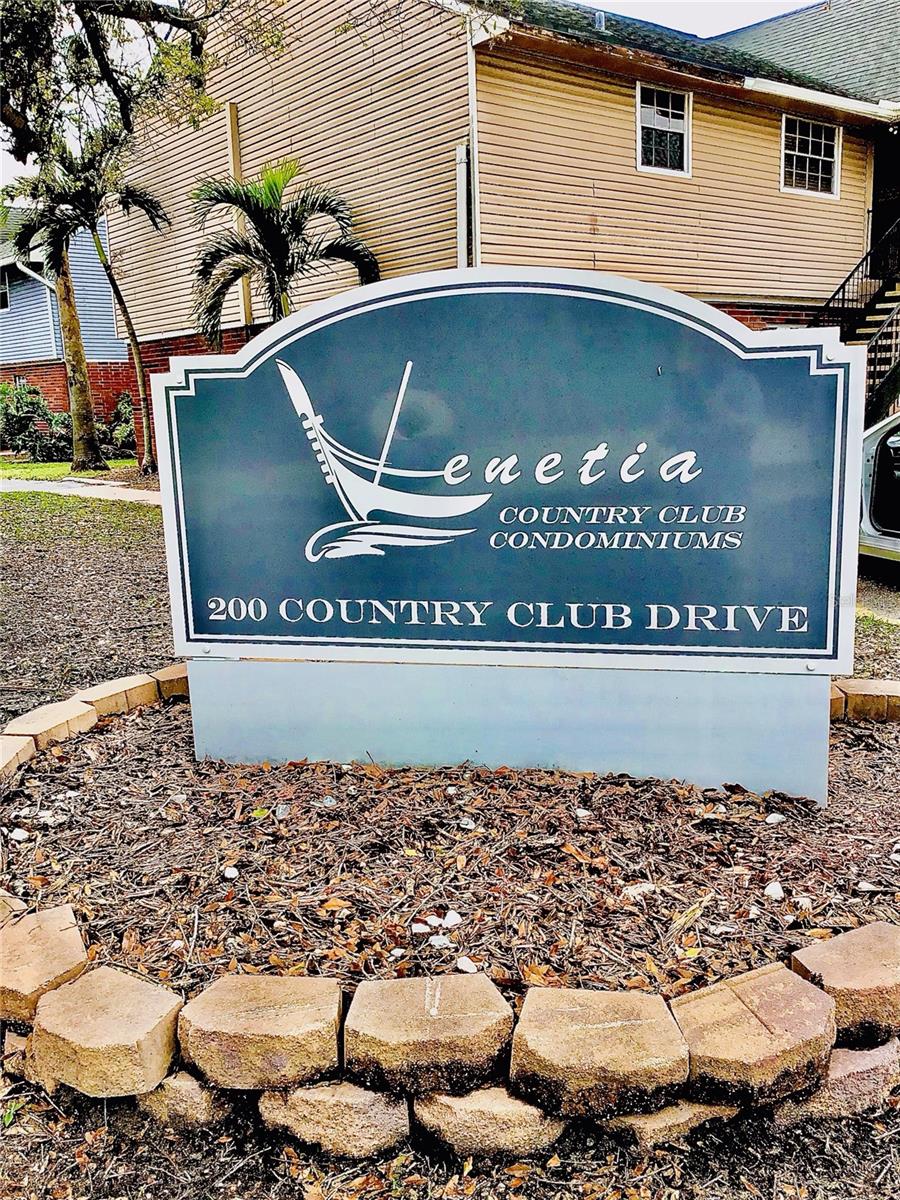 200 COUNTRY CLUB DR #407, LARGO, FL, 33771