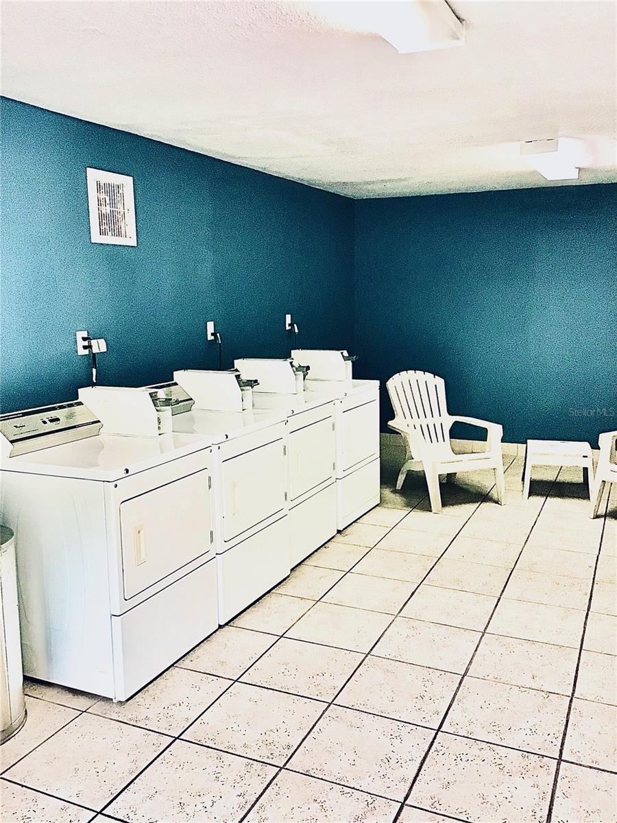 200 COUNTRY CLUB DR #407, LARGO, FL, 33771