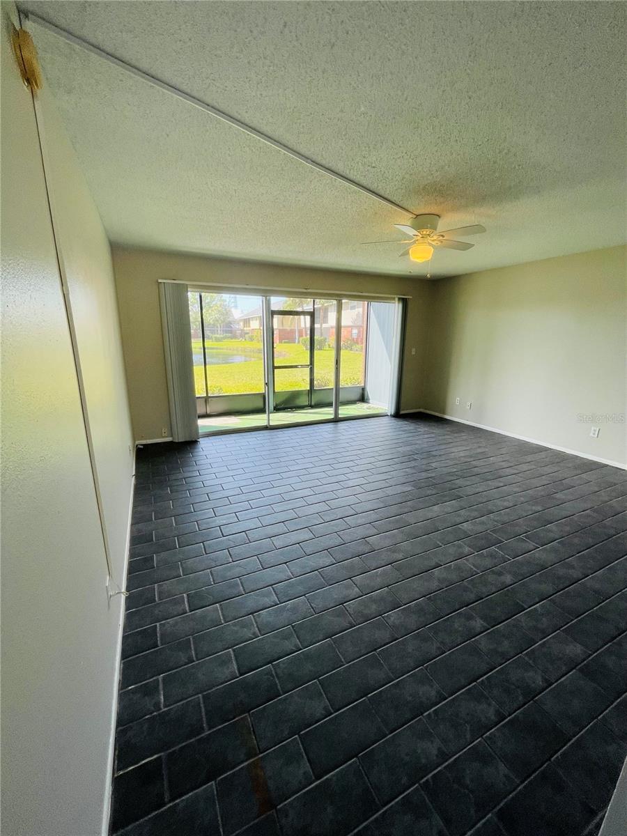 200 COUNTRY CLUB DR #407, LARGO, FL, 33771