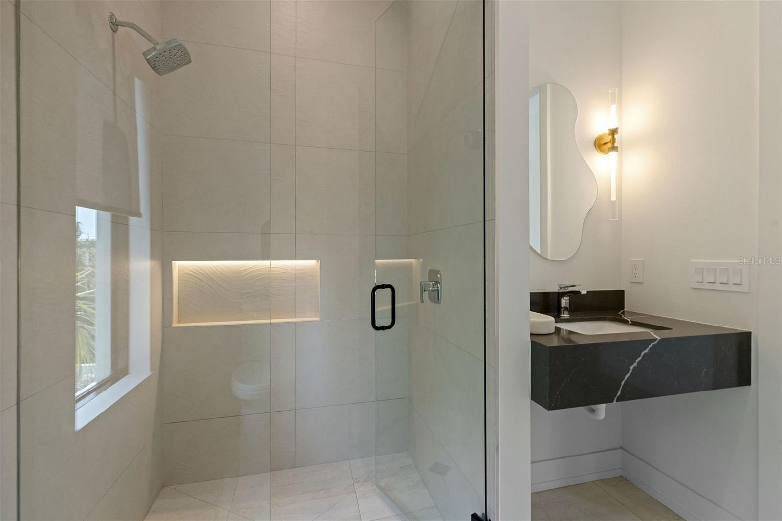 O6278790 Property Photo