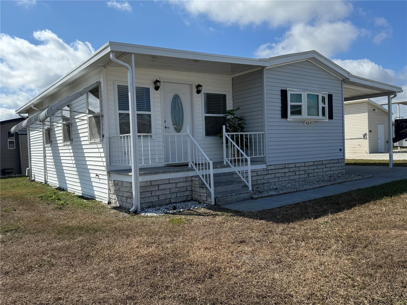 TB8348237 Property Photo