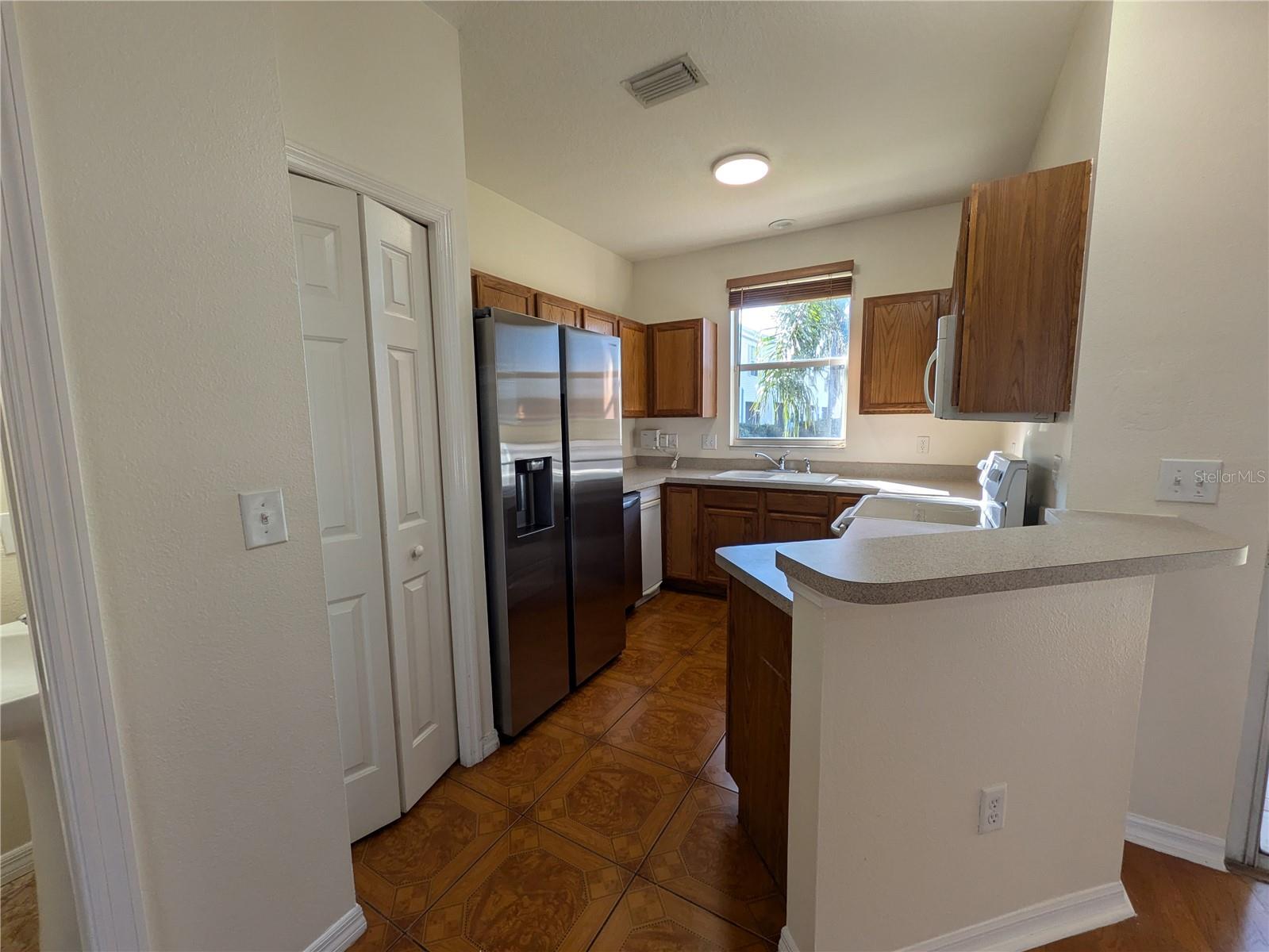 12287 COUNTRY WHITE CIR, TAMPA, FL, 33635